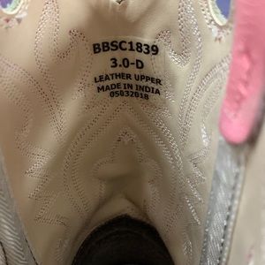 Kid boots
